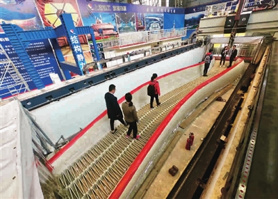 国内首座3d打印桥完工，你敢在上面走吗？